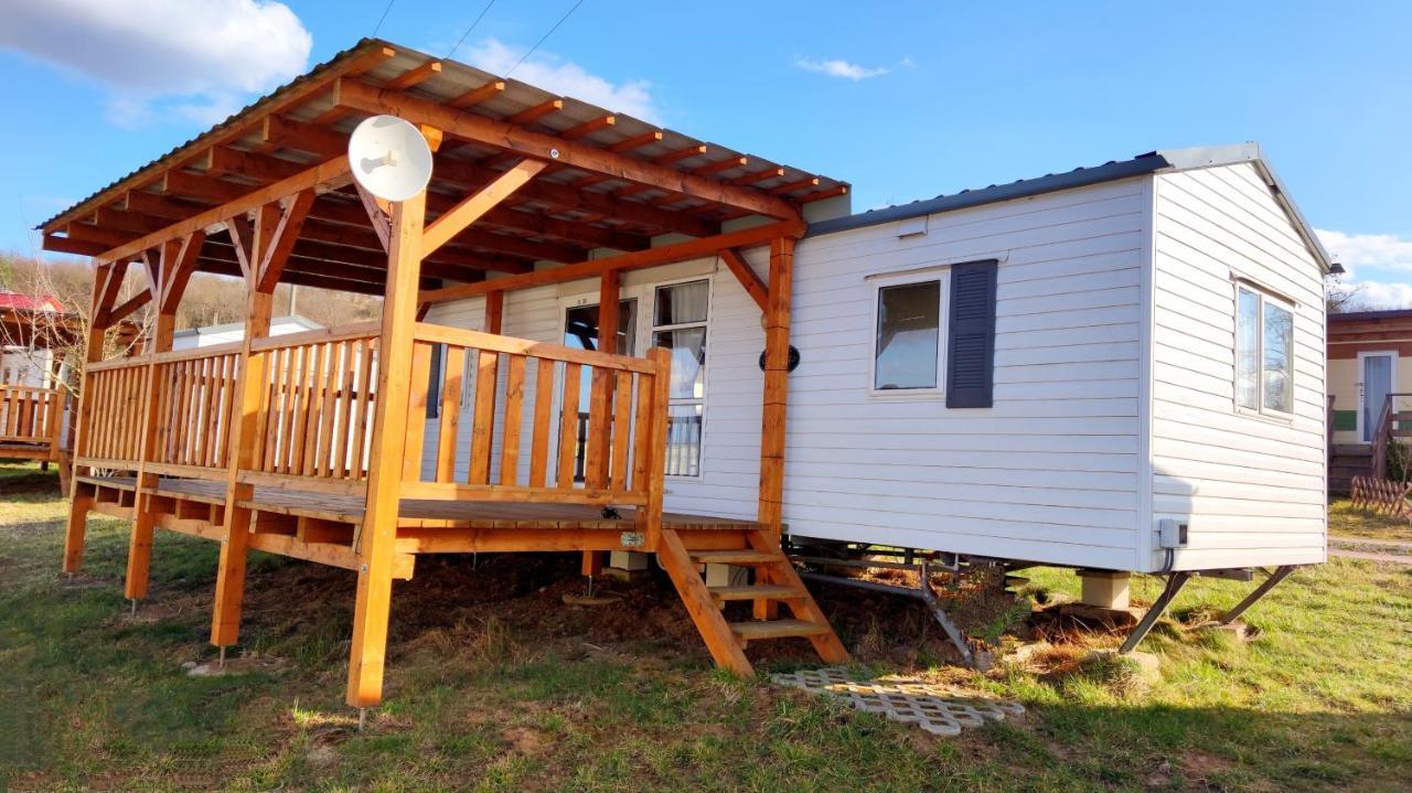 Mobilheimy Camp Vyrovice Hotell Exteriör bild